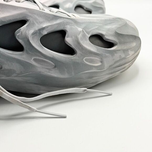 Athletic_Shoes